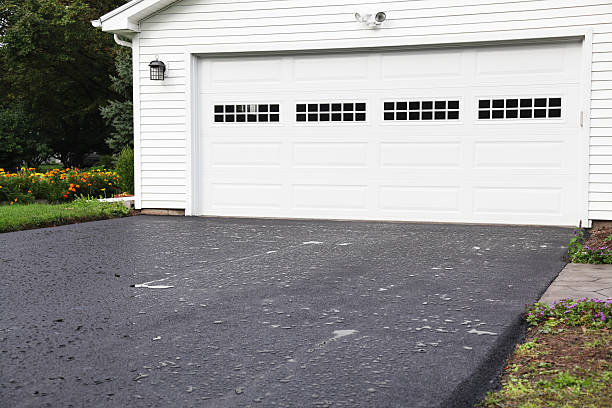 Best Asphalt Driveway Installation in Syracuse, KS